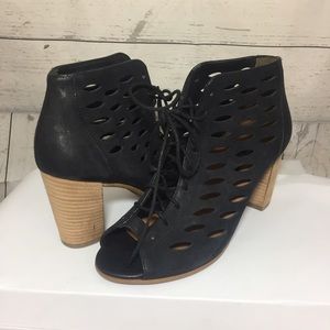 Paul green heeled bootie 7m
